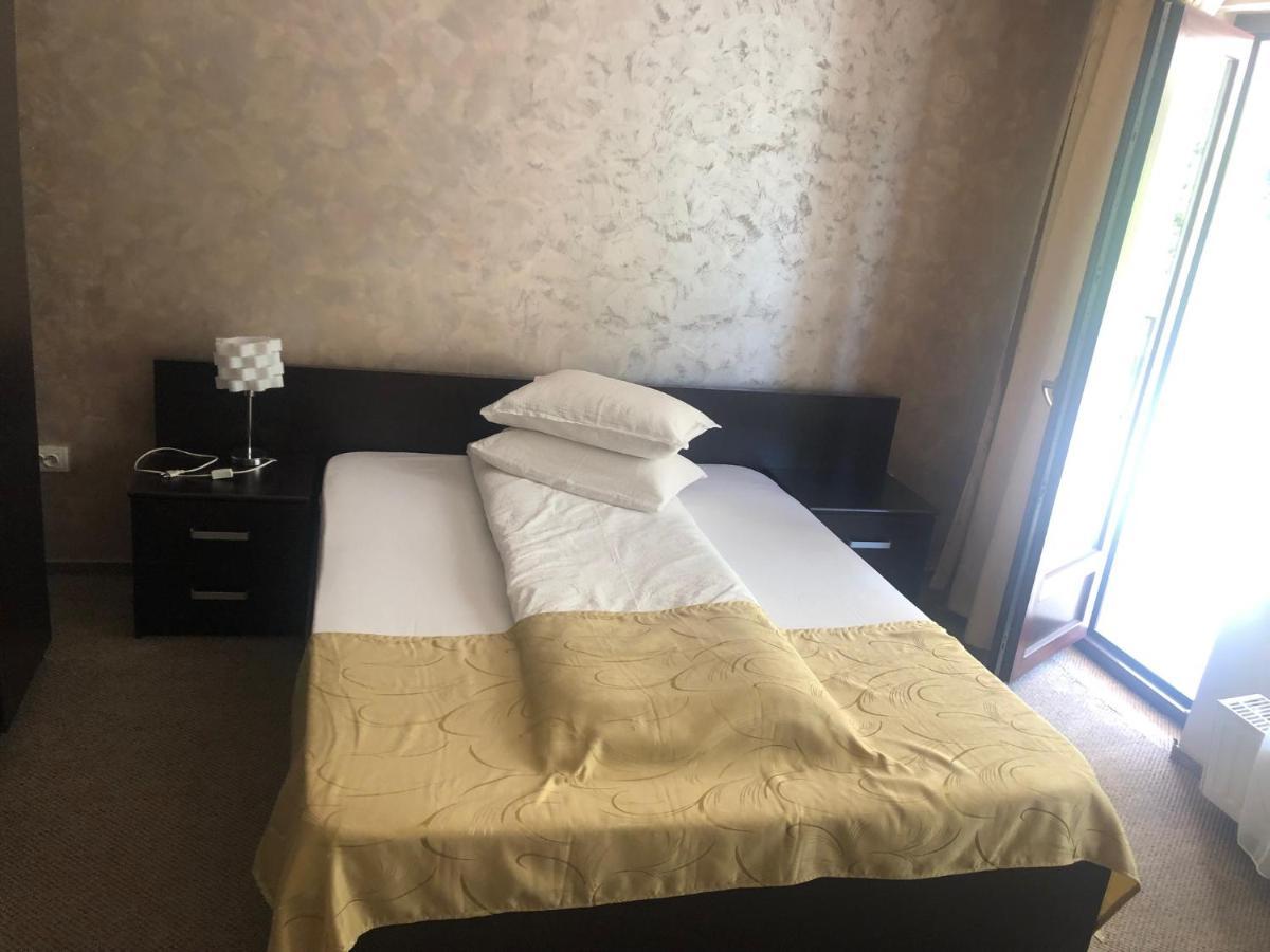 Pensiunea Popasul Ursilor Chiscau Zewnętrze zdjęcie